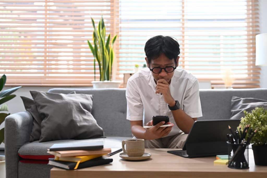 example of dwell time with a man searching online