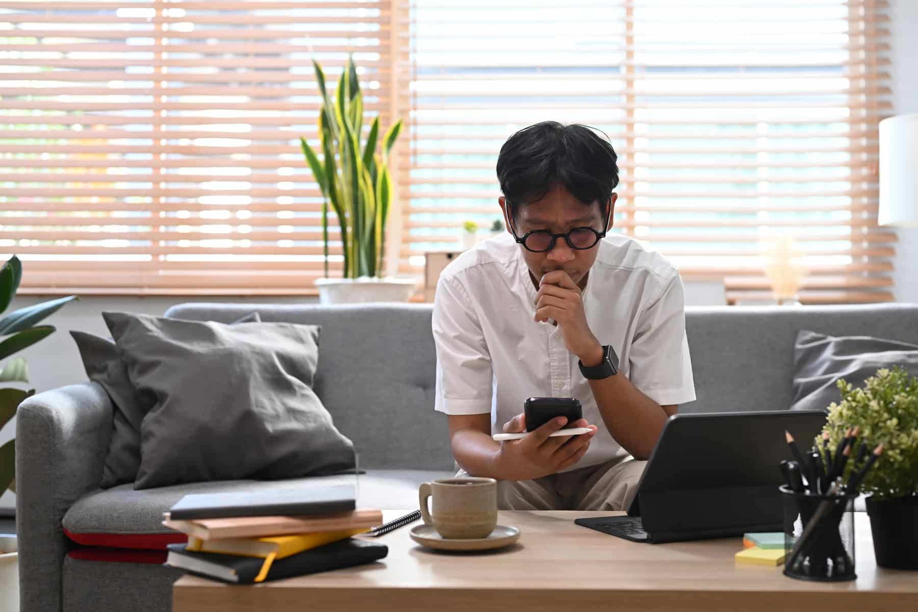 example of dwell time with a man searching online